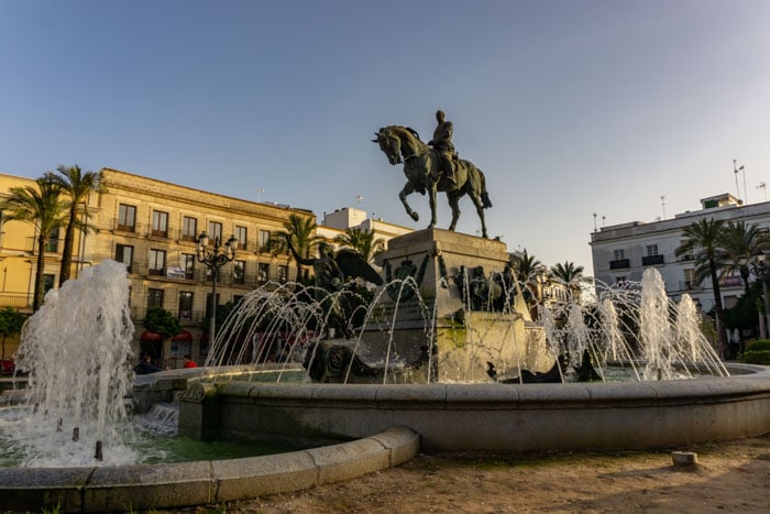 Fountain at Puerta de Jerez
