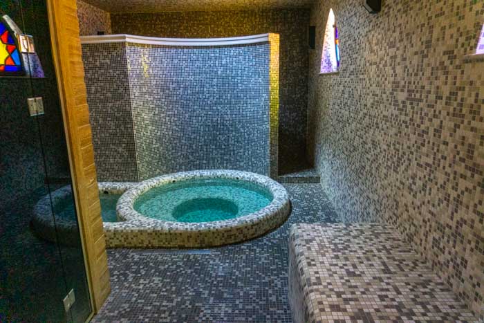 A private room at the Chreli Abano Baths