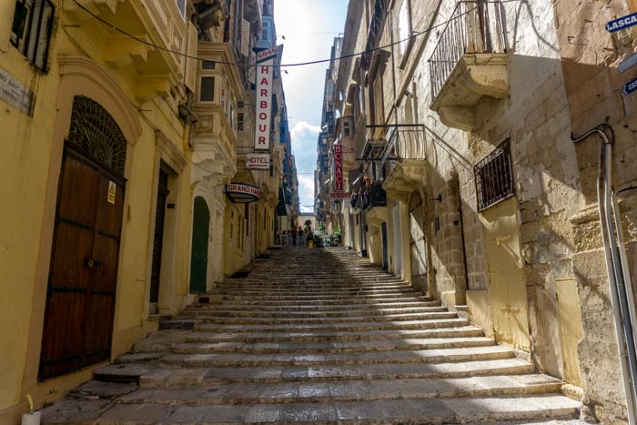Explore Valletta by foot