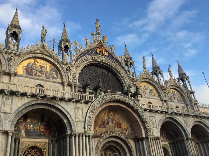 The front of the Bassilica di San Marco