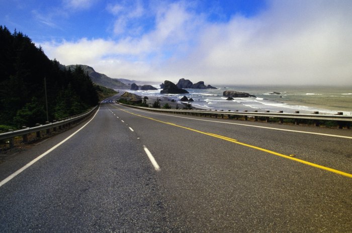Driving along the Oregon Coast to Portland