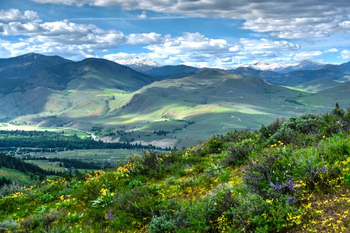 Rolling hills from Patterson Mountain near Winthrop