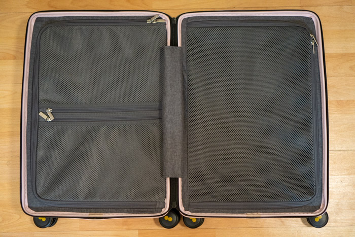 Inside of the LEVEL8 Textured Carry-On 20"