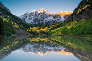Sunrise at Maroon bells near Aspen