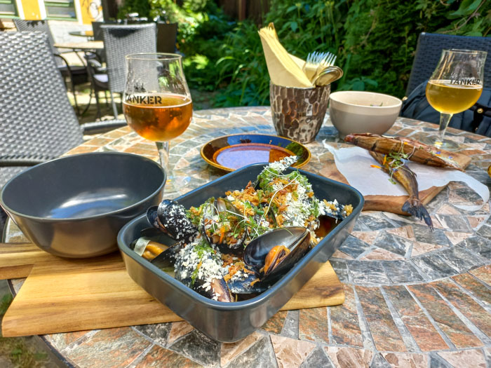 Mussels & Smoked Fish @ Vehverments