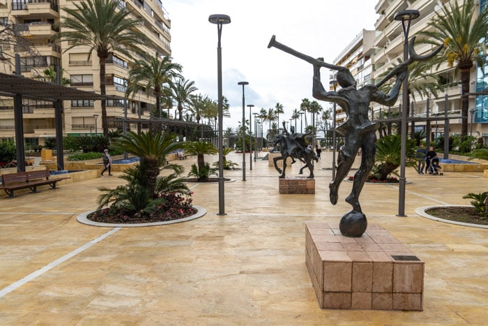 Dali sculptures in Marbella