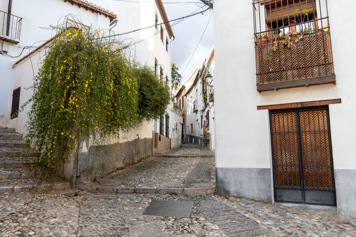 The charming streets of the Albaicín