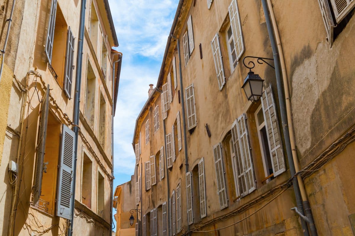 Alley in Aix-en-Provence