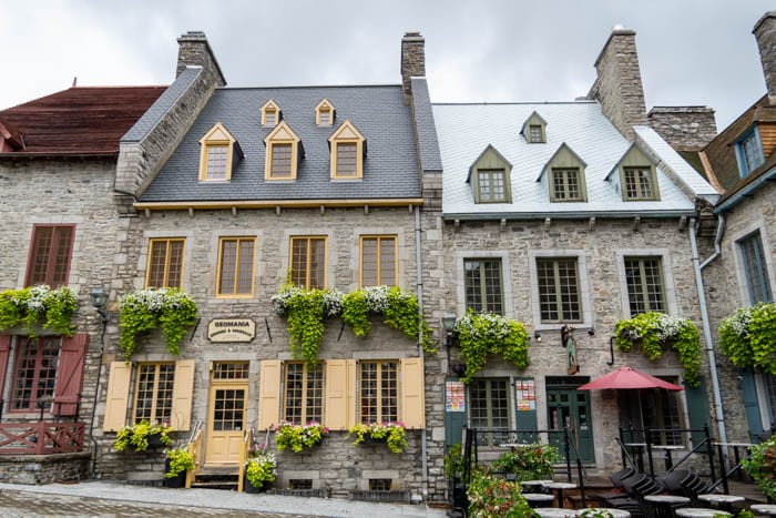 Buildings in Place Royale