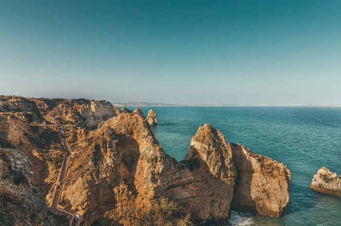 Hiking to Ponta da Piedade